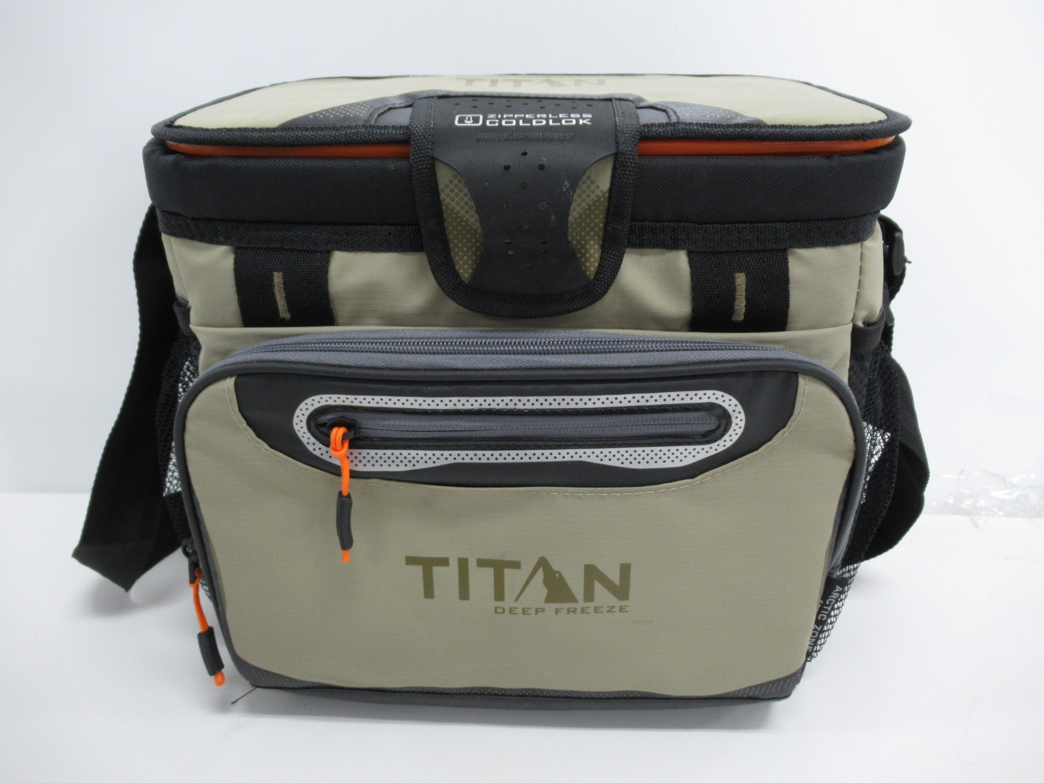 その他ブランド TITAN DEEP FREEZE クーラーバッグ 16