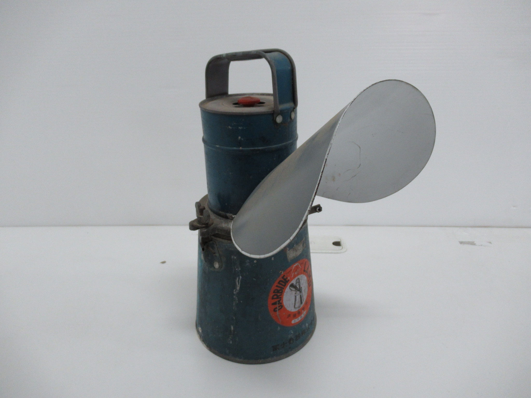 富士灯器 カーバイトランプ 手提魚取用 3号型 | アウトドア用品