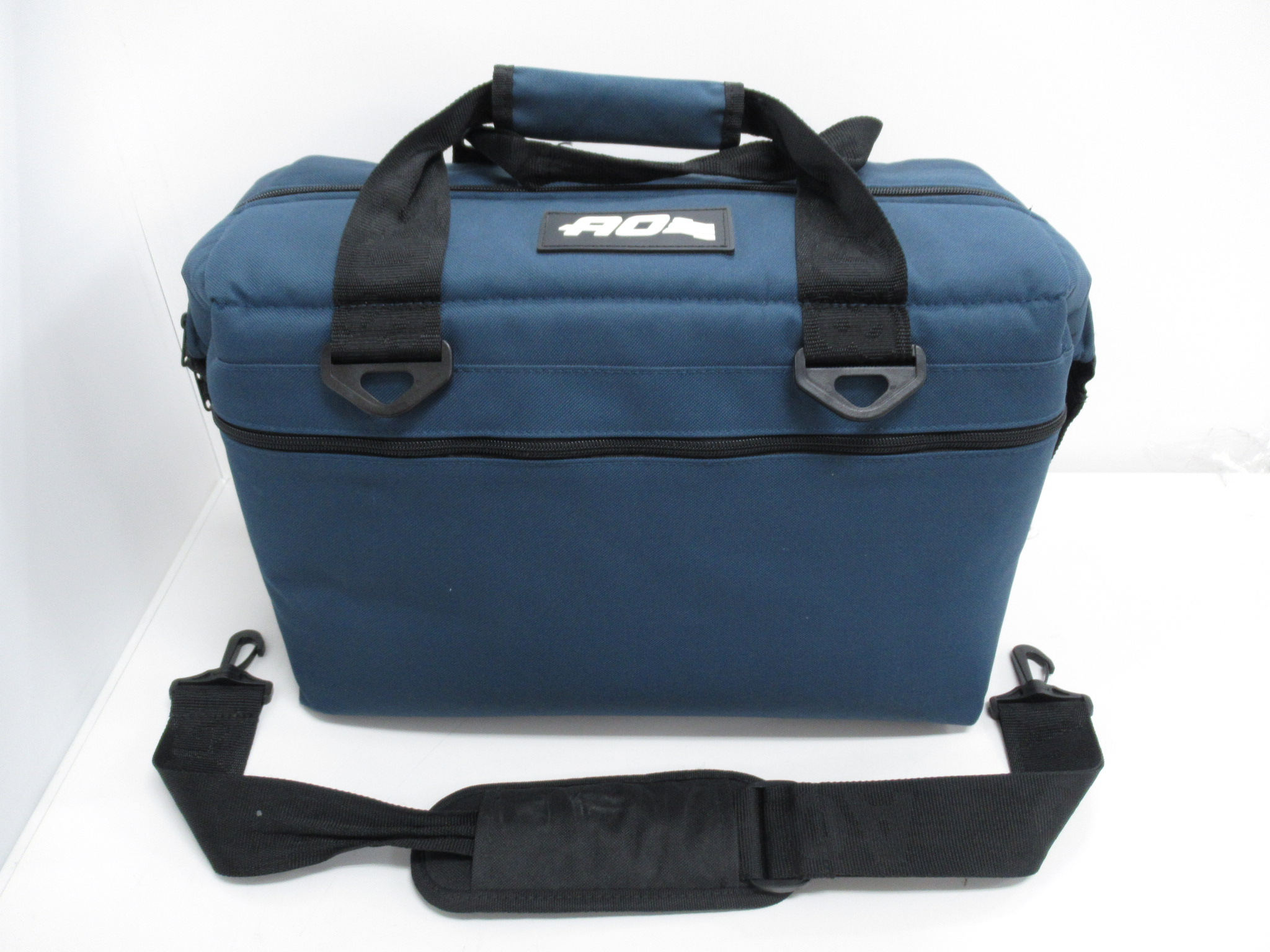 AO Coolers（エーオークーラーズ） 24パック キャンバス ネイビー