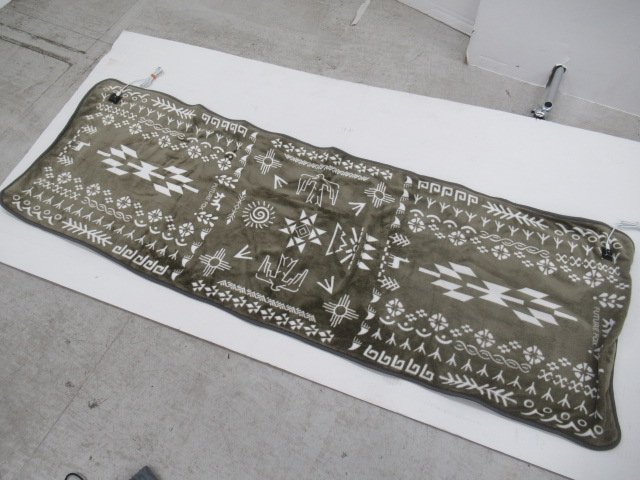 FUTURE FOX（フューチャーフォックス） 電熱マット ナバホ柄