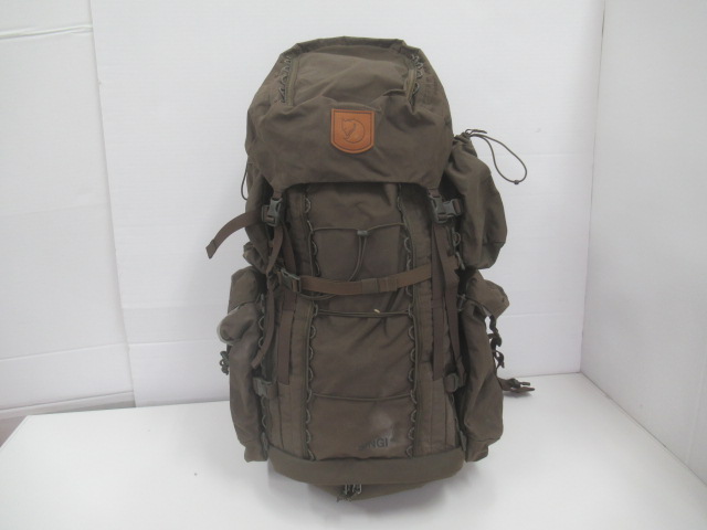 FJALLRAVEN（フェールラーベン） Singi 48 ギアホルダーセット Dark Olive