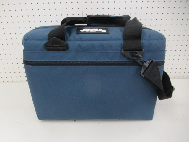 AO Coolers（エーオークーラーズ） 24パック キャンバス ネイビー