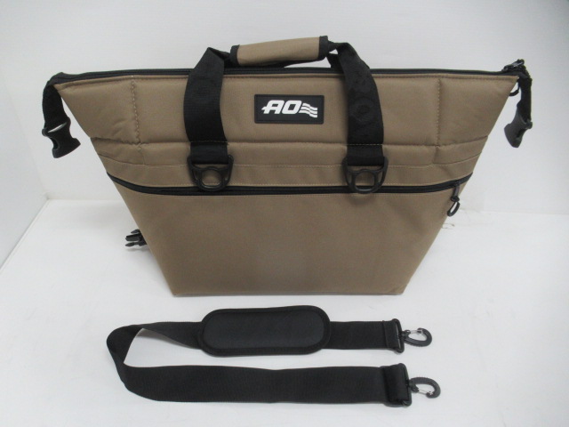 AO Coolers（エーオークーラーズ） 24パックキャンバス ソフトクーラー