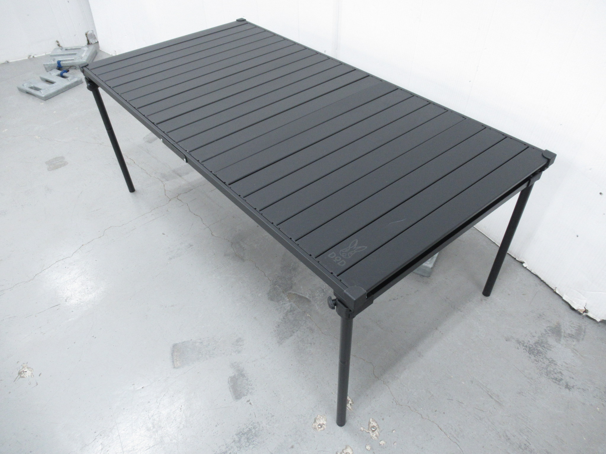 DOD（ディーオーディー）  ナニゲニーテーブルL