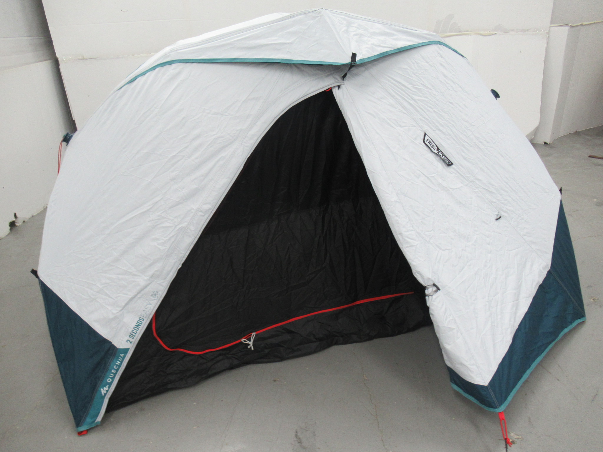 Quechua（ケシュア）  2 SECONDS EASY FRESH&BLACK