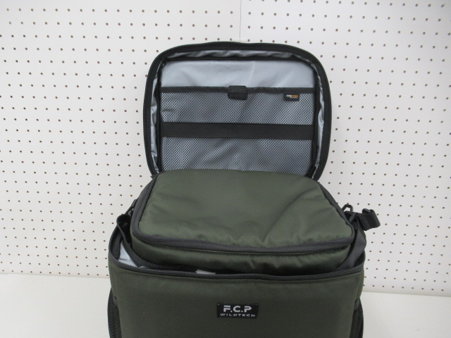 その他ブランド  ワイルドテック カンガルークーラーバッグ