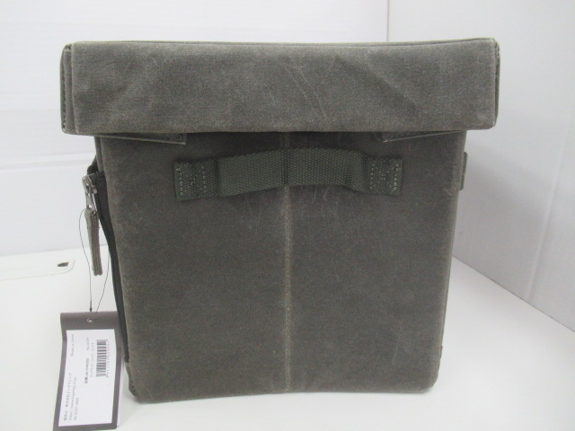 asobito（アソビト）  チェアサイドジッパーコンテナ（1）