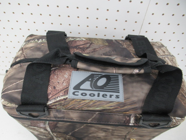 AO Coolers（エーオークーラーズ）  キャンバス ソフトクーラー 12パック