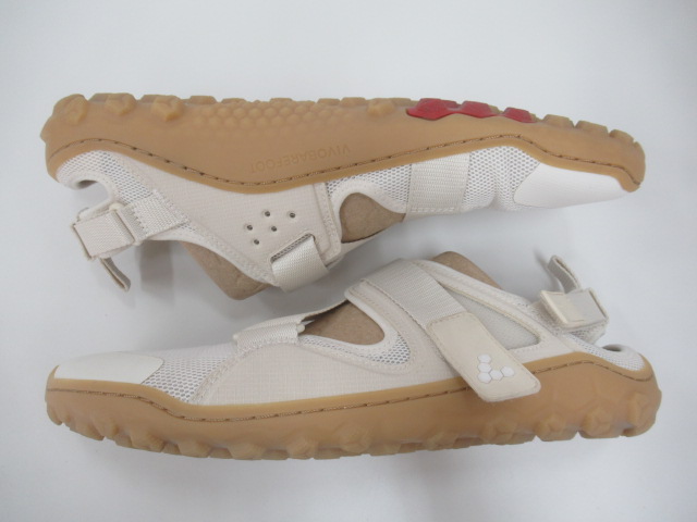 VIVOBAREFOOT（ビボベアフット）  TRACKER SANDAL M ホワイト