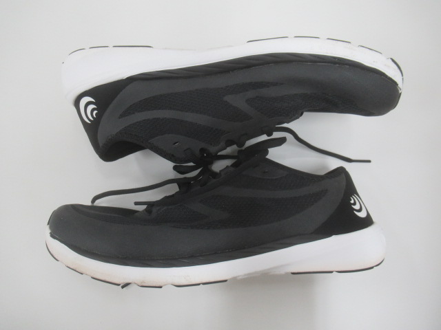 その他ブランド  Topo Athletic ST-4