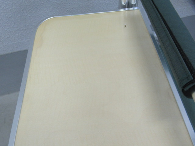 Coleman（コールマン）  アルミキャプテンチェアーテーブル付(1)