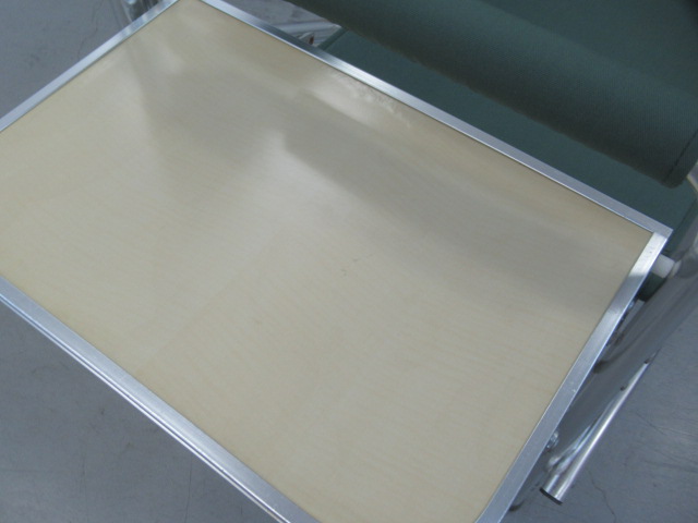 Coleman（コールマン）  アルミキャプテンチェアーテーブル付(2)