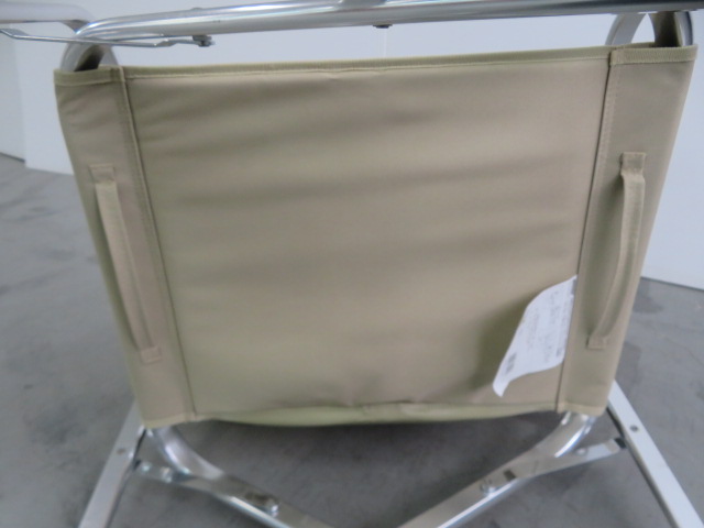 Coleman（コールマン）  ニューキャプテンチェア ベージュ (2)