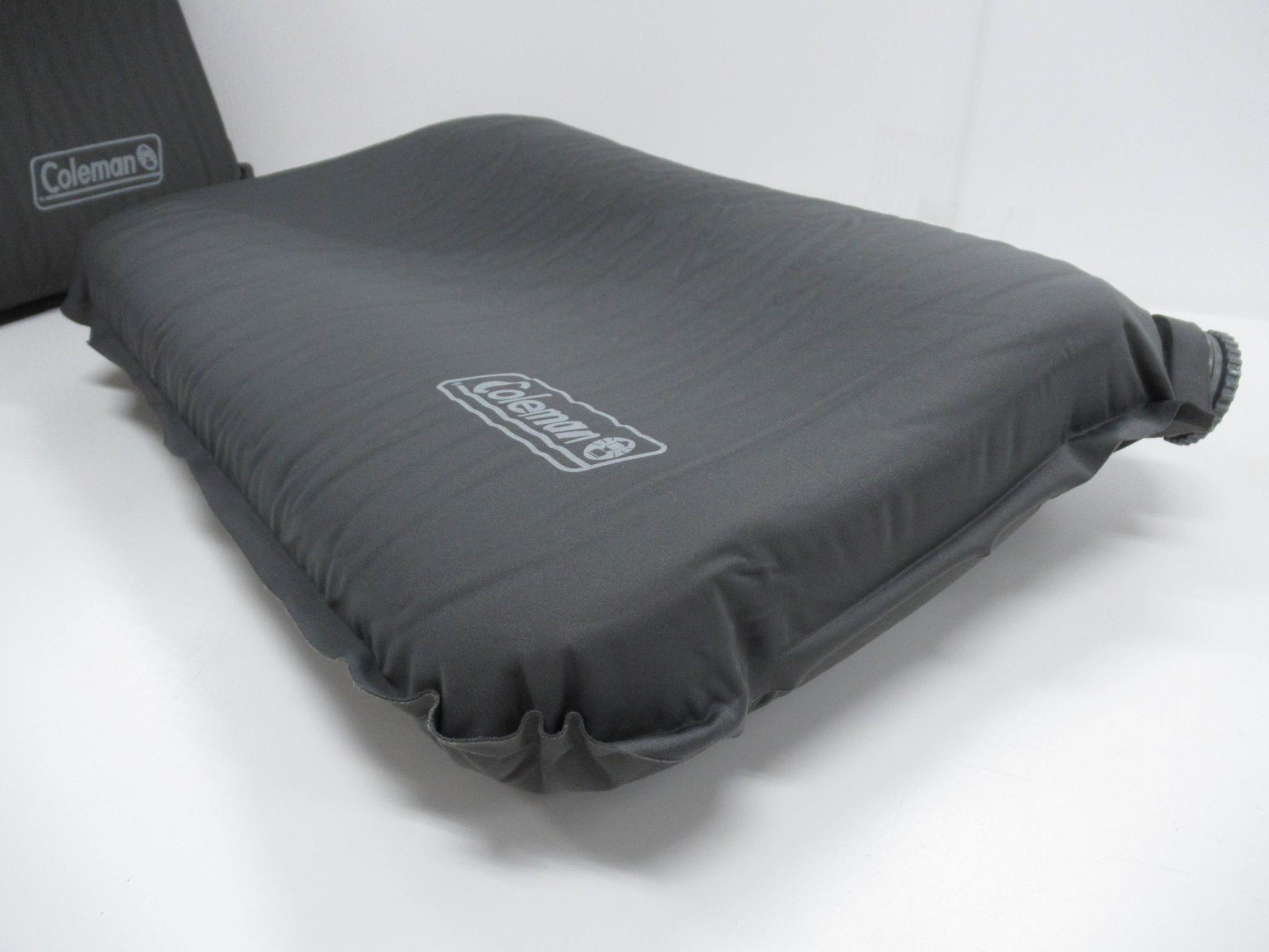 Coleman（コールマン）  キャンパーインフレーターピローハイピーク