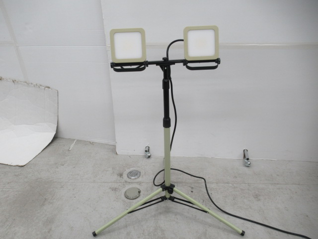 その他ブランド  アイリスオーヤマ LEDスタンドライトLWTL-10000S