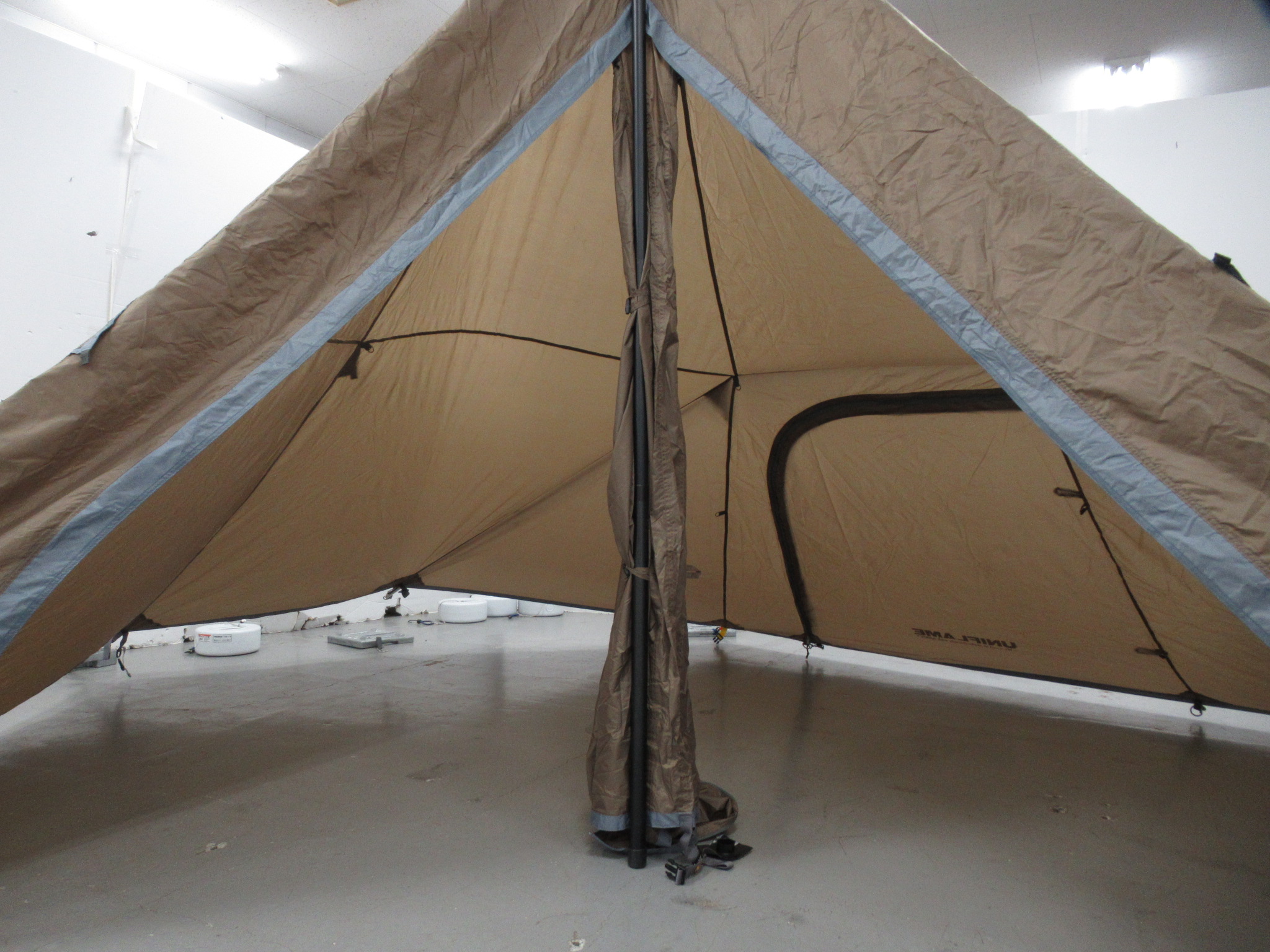 UNIFLAME（ユニフレーム）  REVOルーム4プラス2