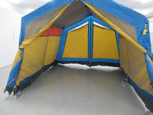 村の鍛冶屋（ムラノカジヤ）  ロッジ型スクリーンテント