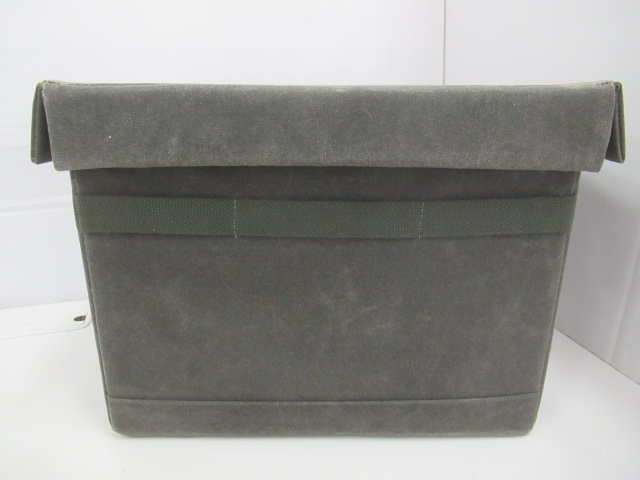 asobito（アソビト）  チェアサイドジッパーコンテナ（1）