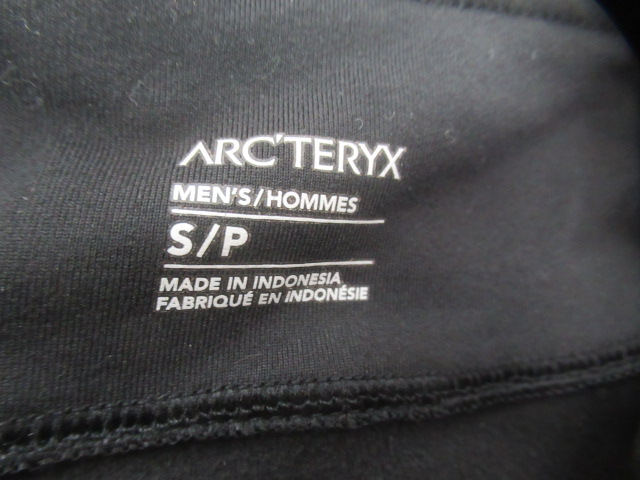 ARC'TERYX（アークテリクス）  ロー LT ジップネック ブラック