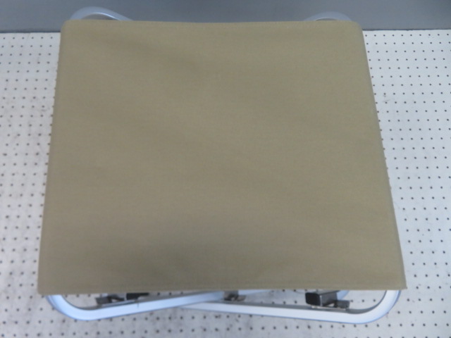 Snow Peak（スノーピーク）  オットマン(カーキ)