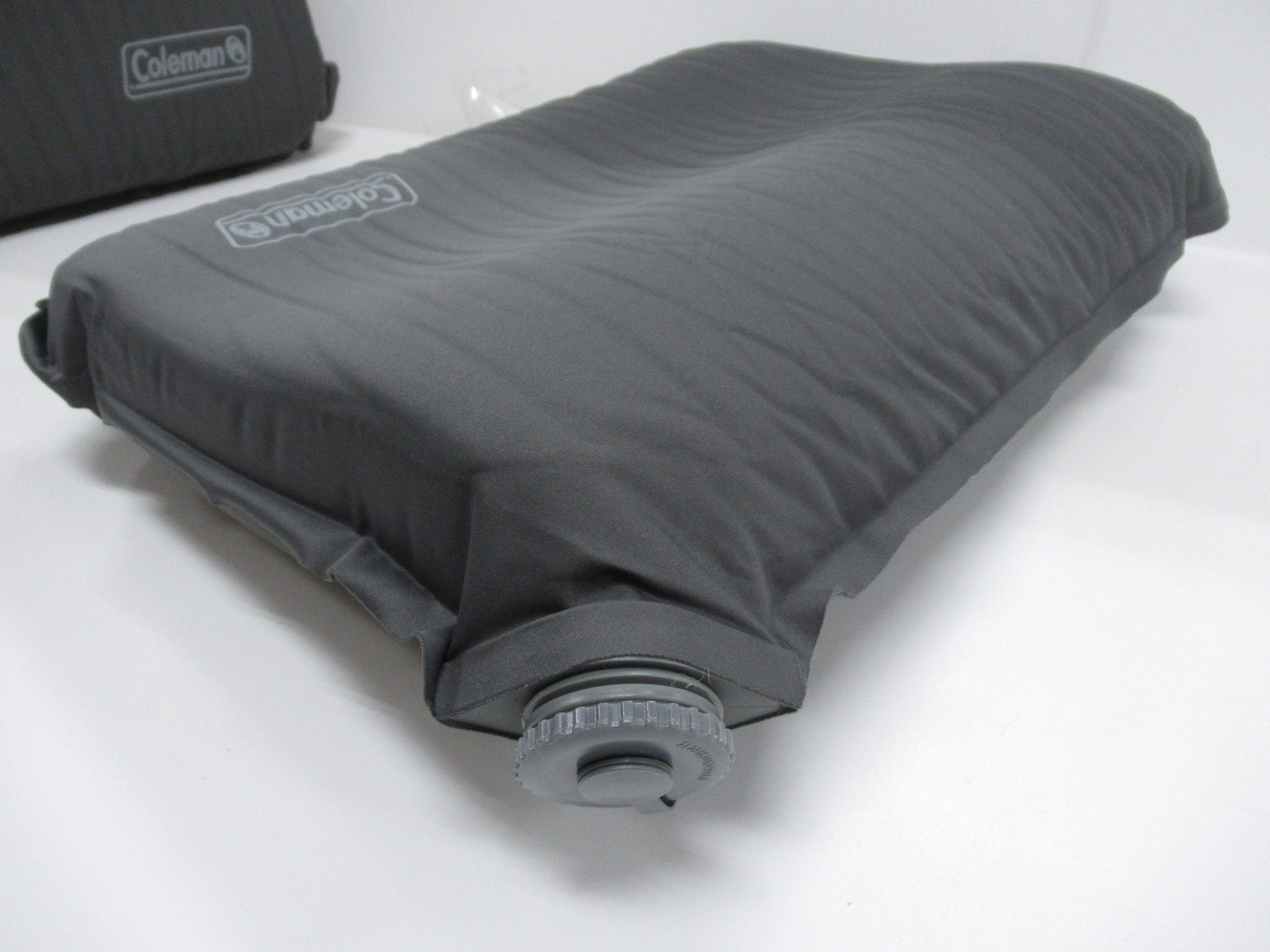Coleman（コールマン）  キャンパーインフレーターピローハイピーク