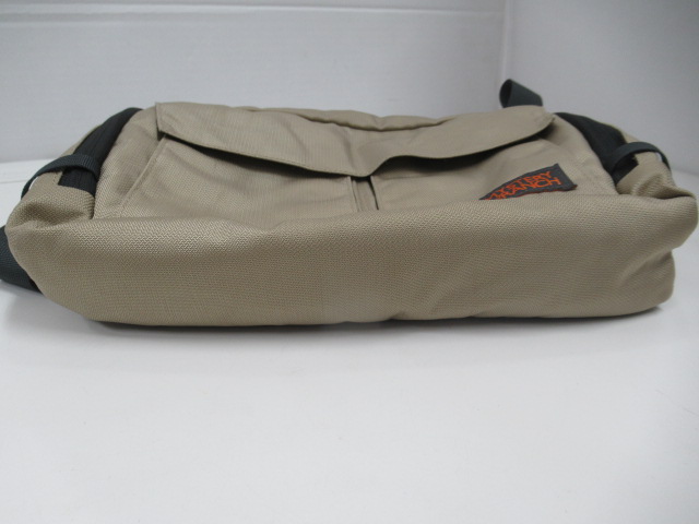 MYSTERY RANCH（ミステリーランチ）  ディストリクト 8