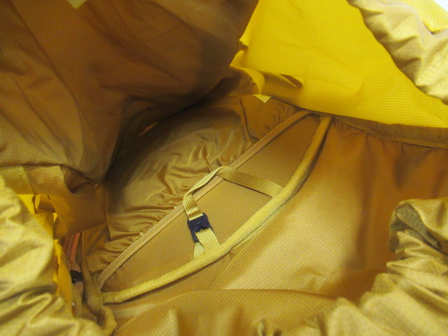 BLUE ICE（ブルーアイス）  ファイヤークレスト28L