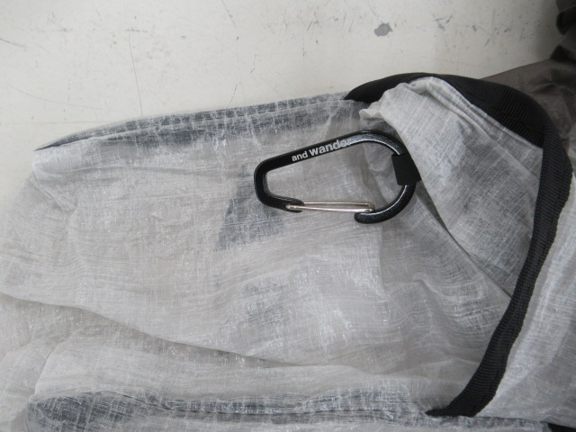 and wander（アンドワンダー）  ダイニーマカバーバッグ 30-45L
