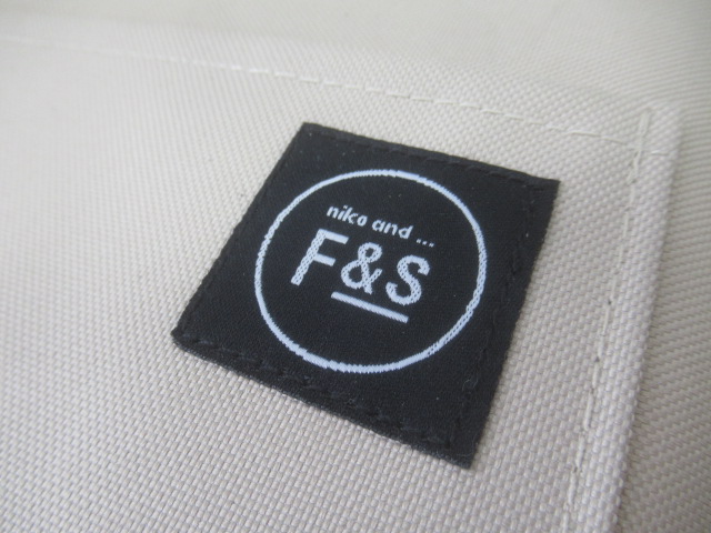 Coleman（コールマン）  niko and...  コラボ グランドチェア