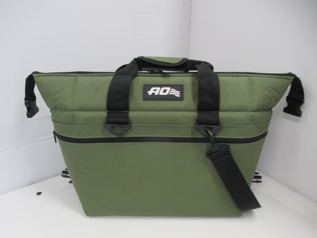 AO Coolers（エーオークーラーズ）  24パック カーキ