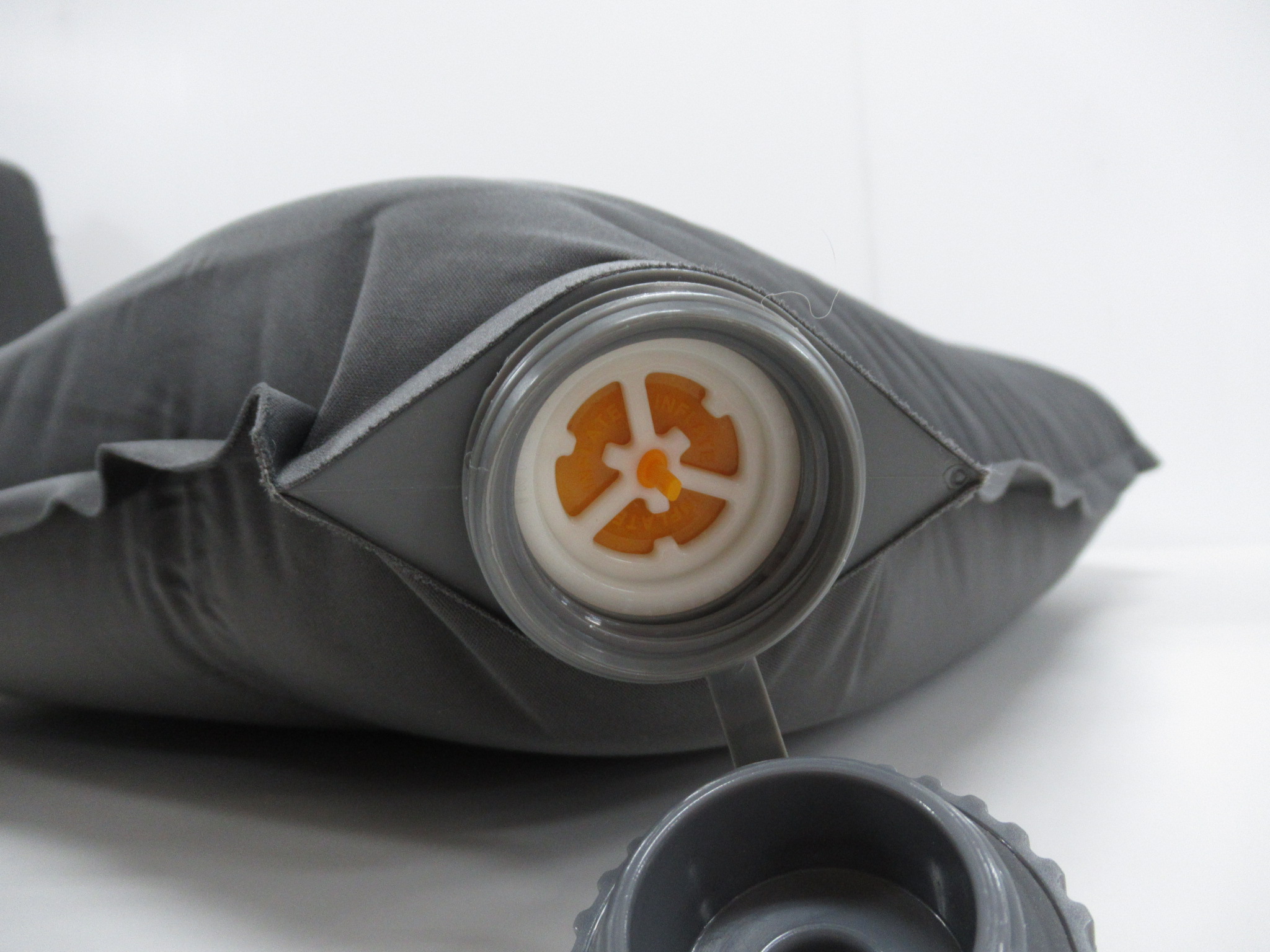 Coleman（コールマン）  キャンパーインフレーターピローハイピーク