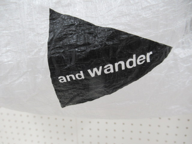 and wander（アンドワンダー）  ダイニーマカバーバッグ 30-45L