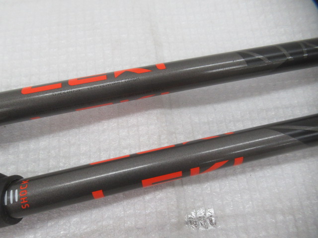 LEKI（レキ）  マカルー FXカーボン AS