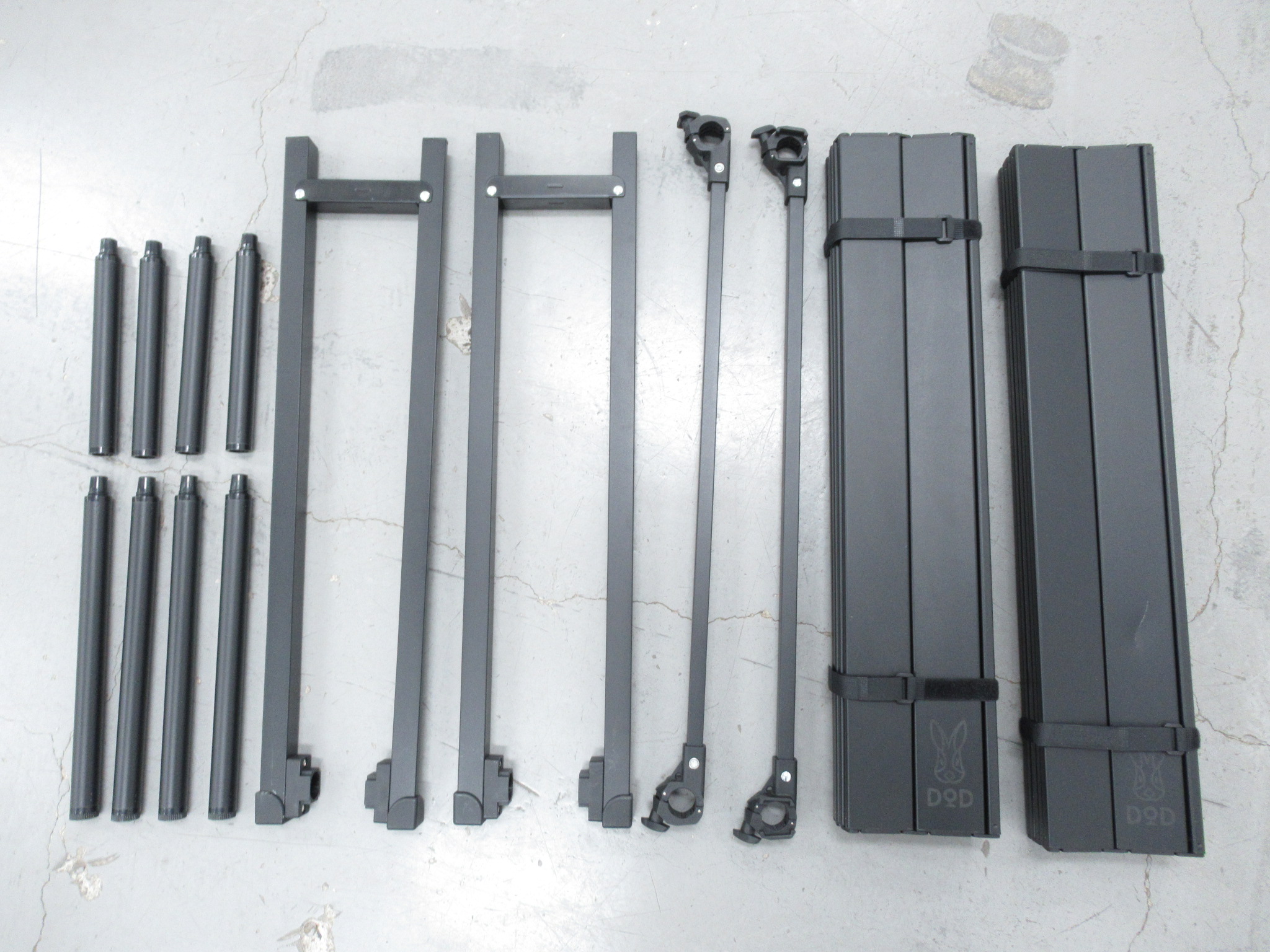 DOD（ディーオーディー）  ナニゲニーテーブルL