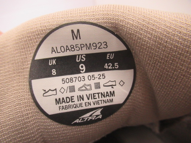 ALTRA（アルトラ）  LONE PEAK 9 WP LOW