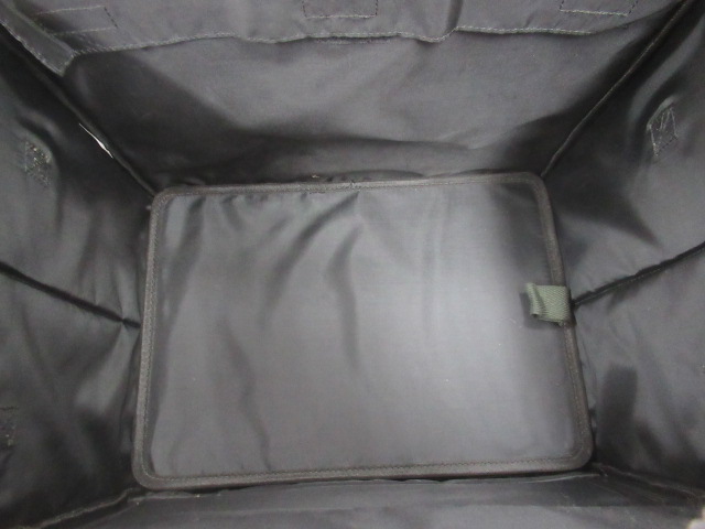 asobito（アソビト）  チェアサイドジッパーコンテナ（1）