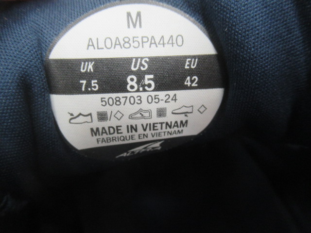 ALTRA（アルトラ）  プロビジョン 8 ネイビー