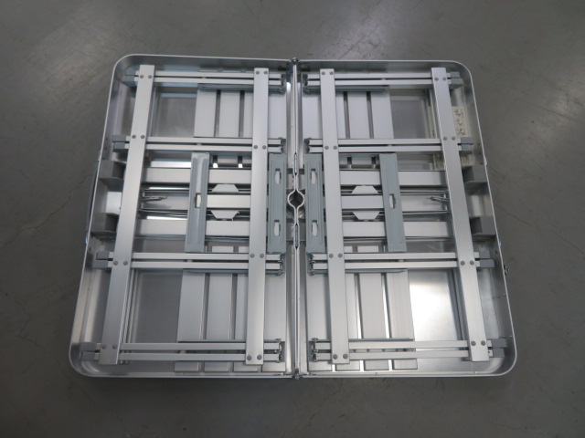 Coleman（コールマン）  アルミピクニックテーブル