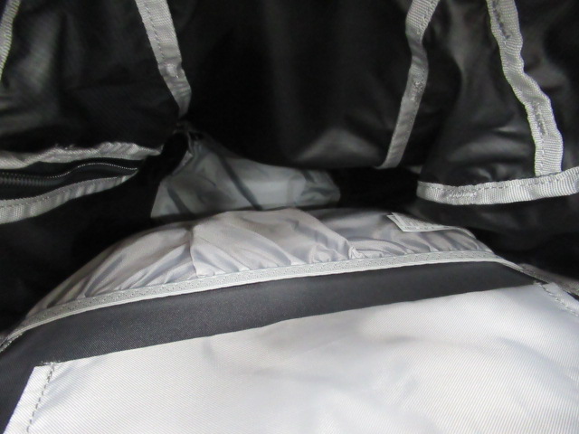 SALOMON（サロモン）  AEROTREK 30+レインカバー