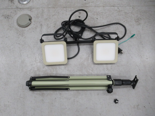 その他ブランド  アイリスオーヤマ LEDスタンドライトLWTL-10000S