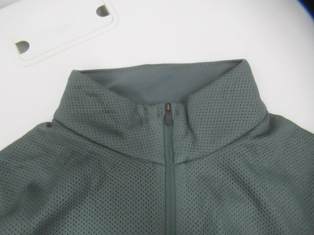 MOUNTAIN HARDWEAR（マウンテンハードウェア）  エアメッシュ 1/2 ジップ